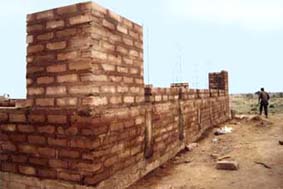 Mkoka, Tanzania: L'aasilo in costruzione