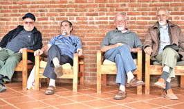 da sinistra: P. Corrado Trivelli, segretario delle Missioni e i missionari P. Silverio Ghelli, 